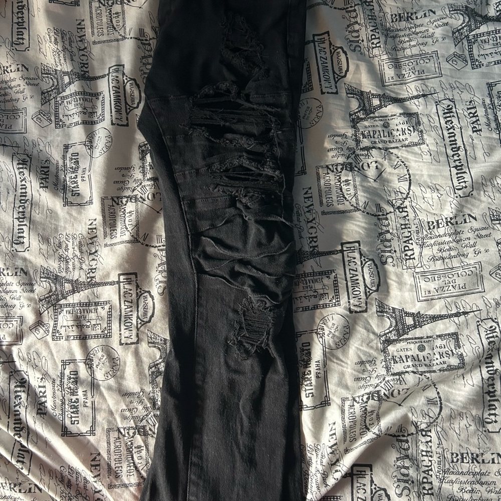 Black Distressed Jeans